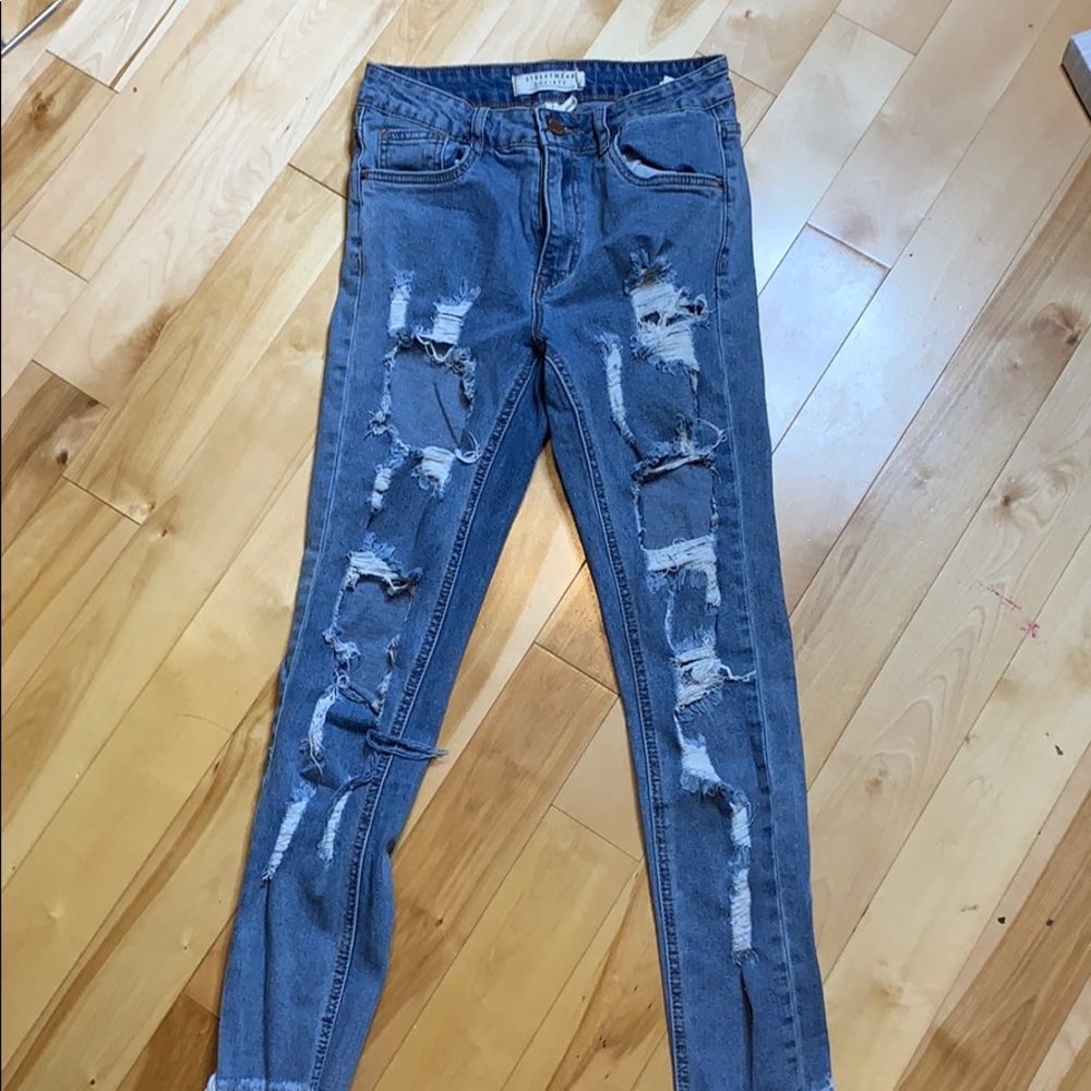 Distressed Highrise Jeans